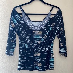 3/4 SLEEVE CROSS-FRONT BLOUSE